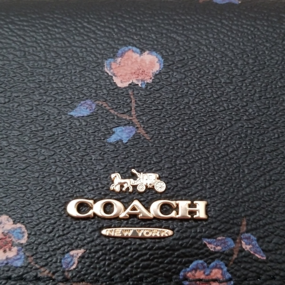 Coach Medium Envelope Wallet - Picture 7 of 8